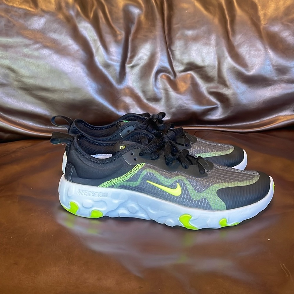 Nike Renew sneakers